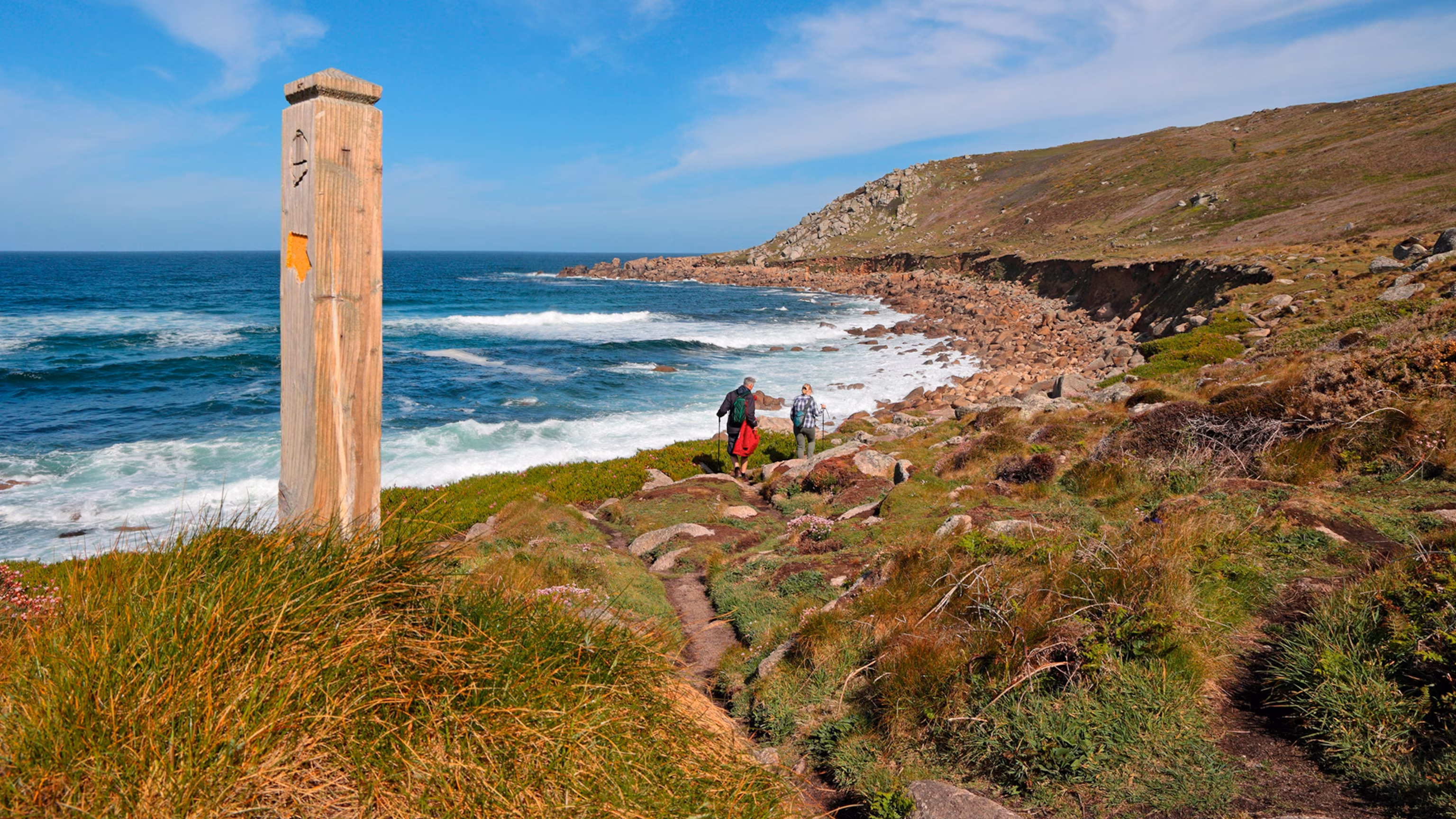 Explore Cornwall's best spring walks. Enjoy beautiful routes, history, and nature.